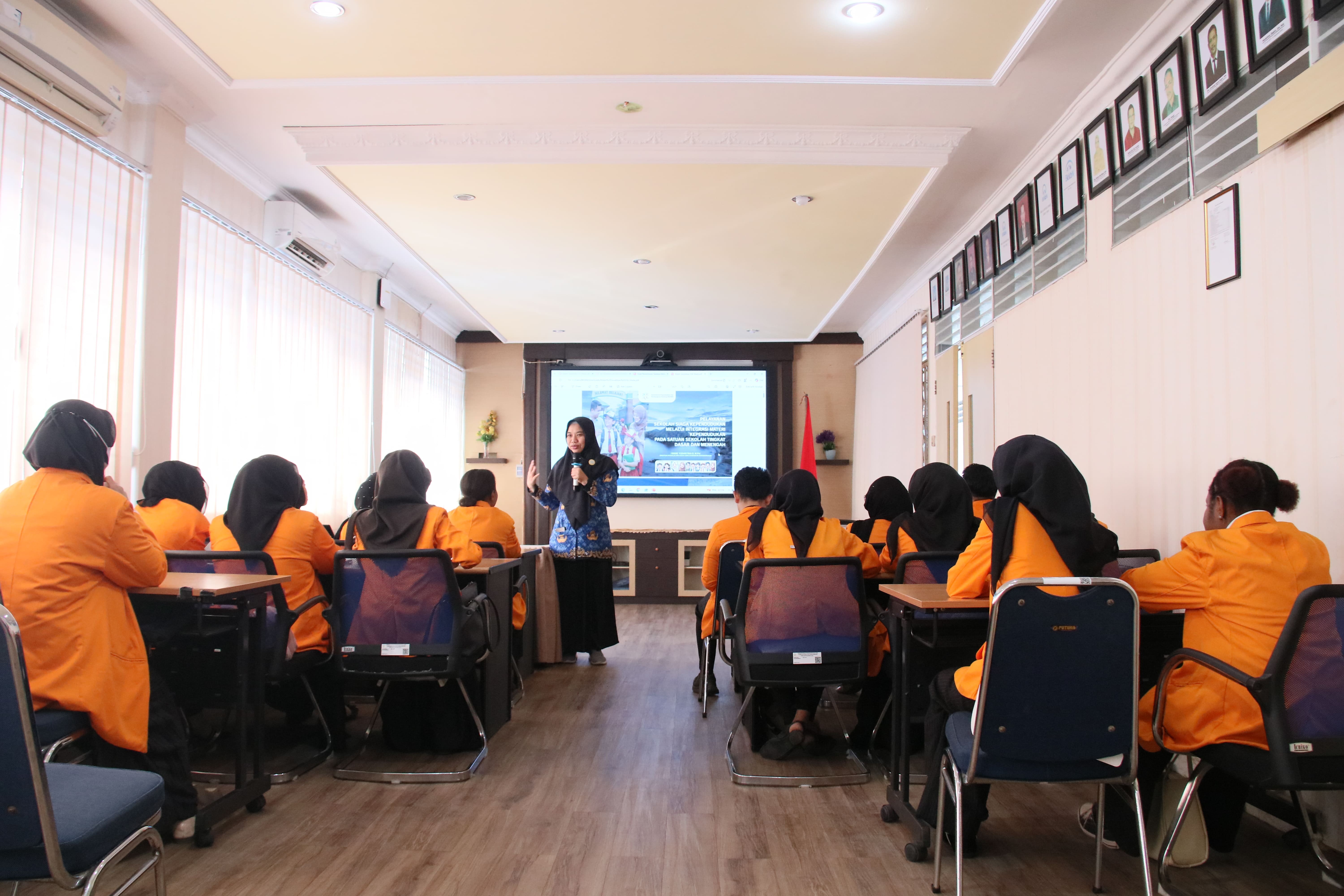 Mahasiswa Magang dari UNJA Terima Pembekalan Program Bangga Kencana di BKKBN Provinsi Jambi